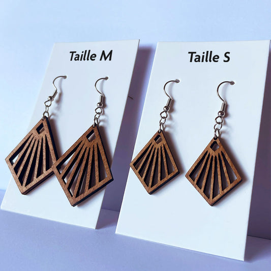 Taille des boucles d’oreilles en bois fait-main Cala Ratjada, création artisanale Paola Mallorca