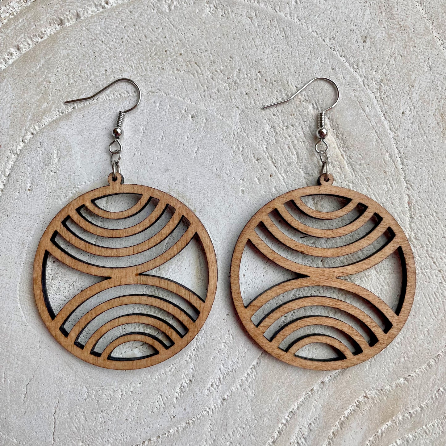 🌕 Harmonie Circulaire : Boucles d'Oreilles Demi-Cercles