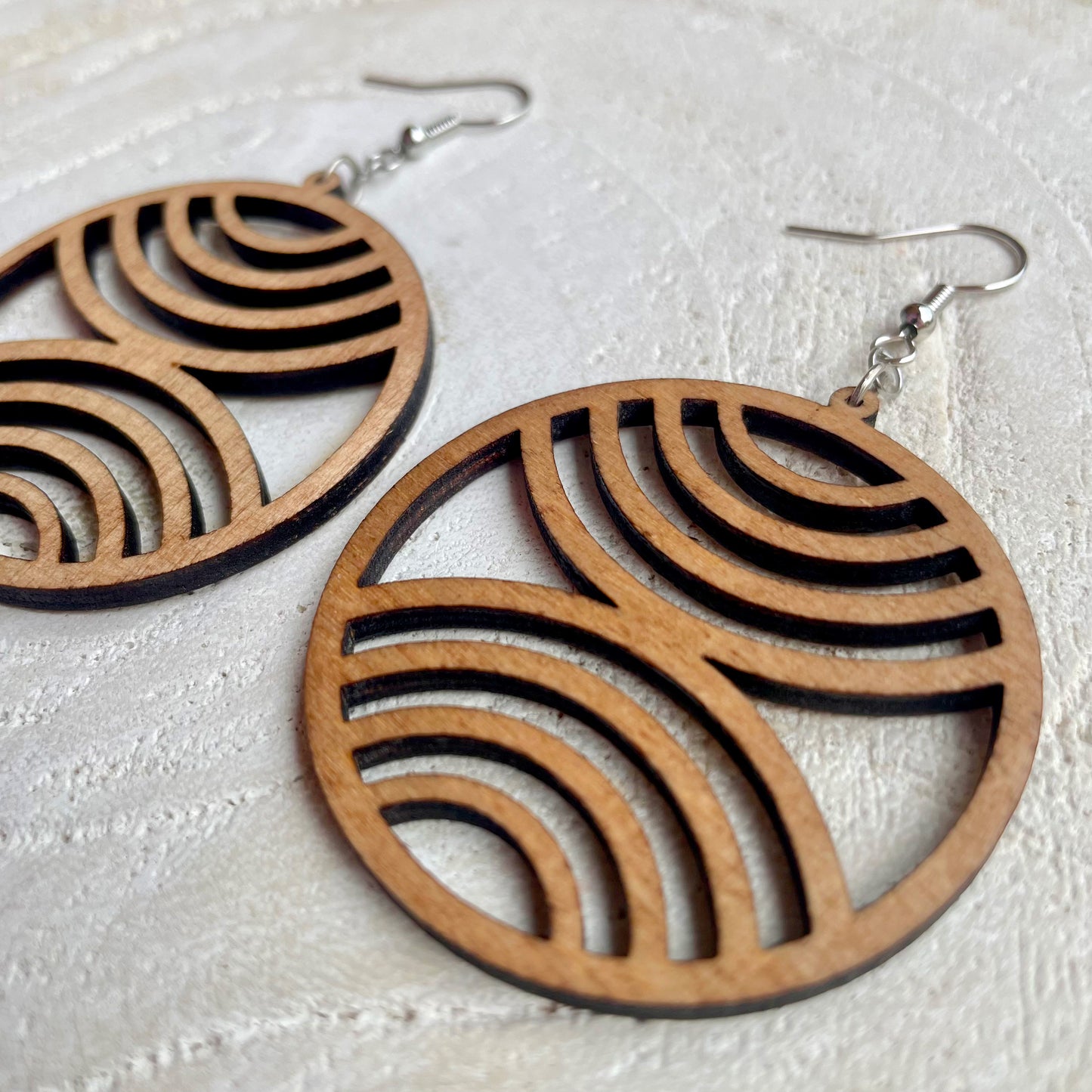 🌕 Harmonie Circulaire : Boucles d'Oreilles Demi-Cercles